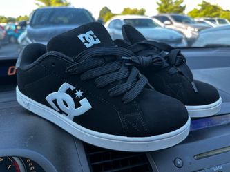 Men’s DC shoes Size 9.5