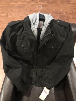 XL Levi’s jacket 50$ new with tags