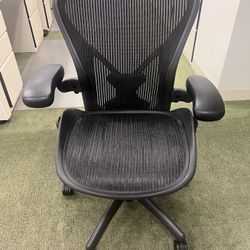 Herman Miller Aeron Chair Size B 