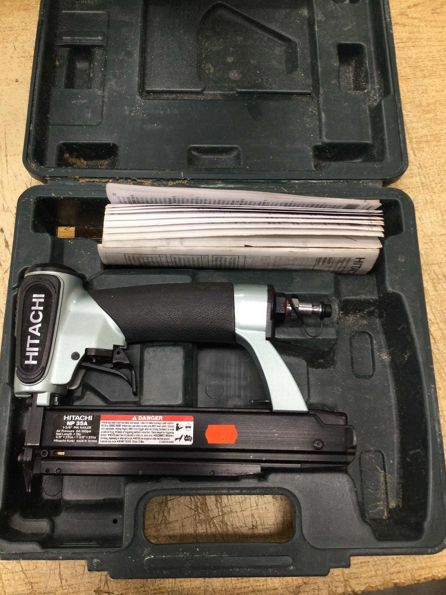 Hitachi NP35A Pin Nailer