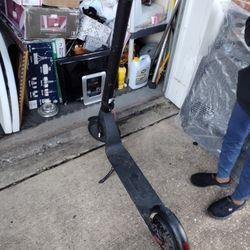 BATTY OPERATED SCOOTER  BY VODECI