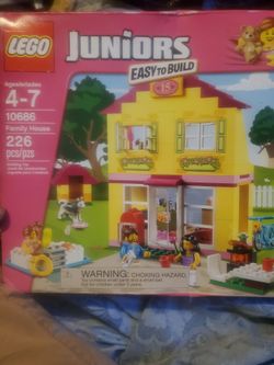 $25 obo LEGO Juniors Family House 10686 226 pieces