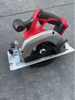 Milwaukee Battery skill saw