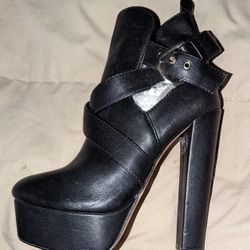 HOTTTTT BLACK PLATFORMS 