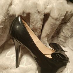 JC Penney - BLACK PATENT BOW HEELS, 9