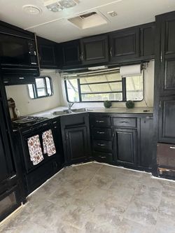 RV Travel Trailer with Full Kitchen