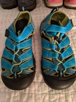 Keens youth size 2 $20 each
