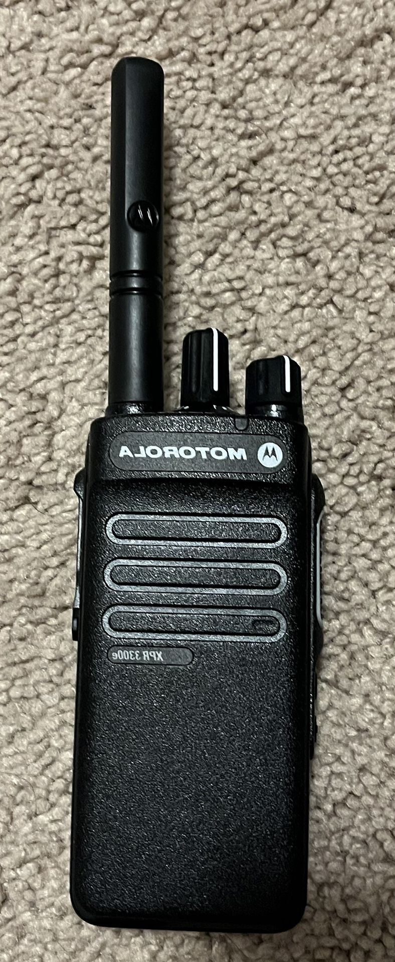 Motorola AAH02RDC9VA1AN XPR 3300e UHF Digital 2 Way Radio