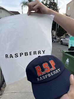 GvGallery Raspberry Hills Hat