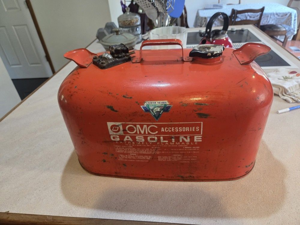 OMC Outboard Gas Tank 6 Gallon