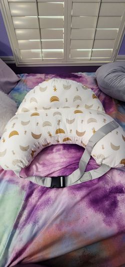 Momcozy breastfeeding pillow