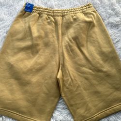 New men adidas size medium oak shorts