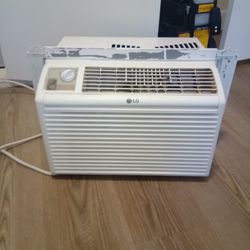 LG 5000 BTU Air Conditioner 