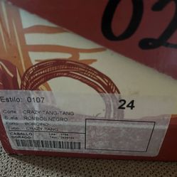 Woman Boots Size 7