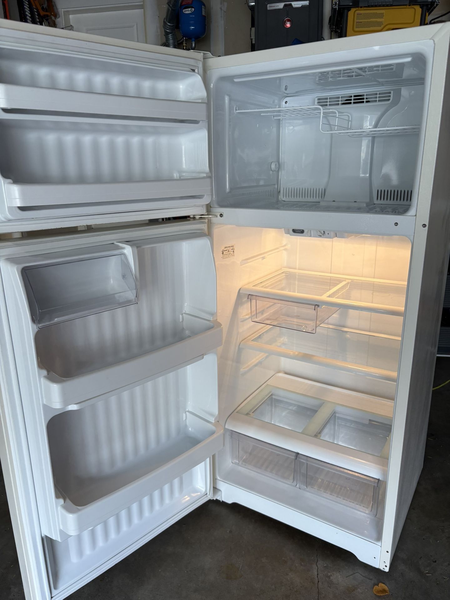 Refrigerator/ Top Freezer - 18.5 Cu.ft