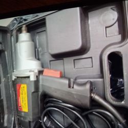 Llave de impacto eléctrica $60