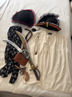 Halloween Costumes- Pirates Couples Costume (10 pieces)