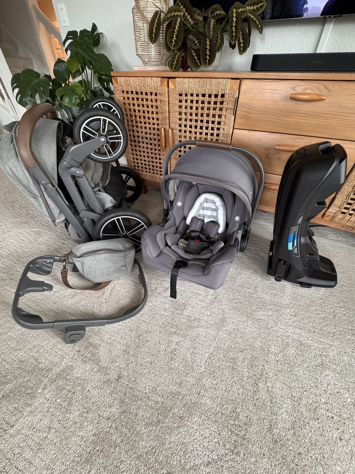 Nuna Mixx Next + Nuna Pipa RX