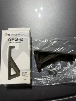 Mag Pull Angled Fore Grip