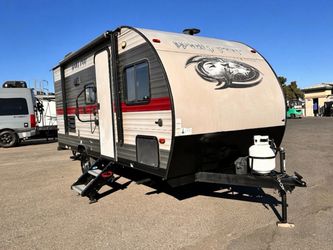USED 2018 FOREST RIVER CHEROKEE WOLF PUP 16BHS