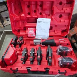 Milwaukee M18 Pro Press 2922-22M