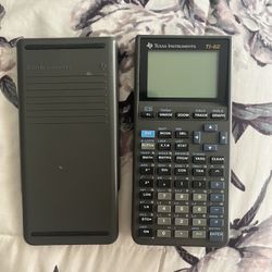 Texas Instruments TI-82 Graphing Calculator  Used Very Good Condition Everything Working 
