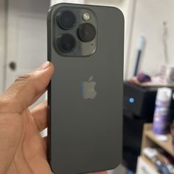IPHONE 15 PRO UNLOCKED