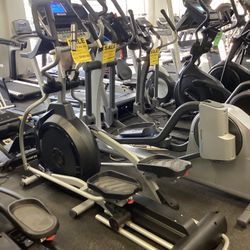 Elliptical  With Power Incline Spirit XE395
