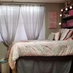 Twin Pink Paisley Comforter Set