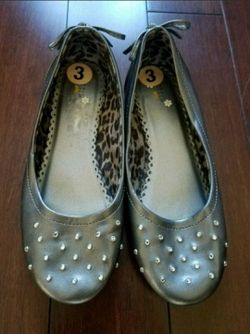 Girls size 3 Silver/Gray Shoes - New