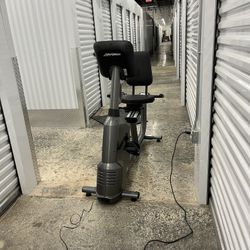 Life Fitness Recumbent Bike 