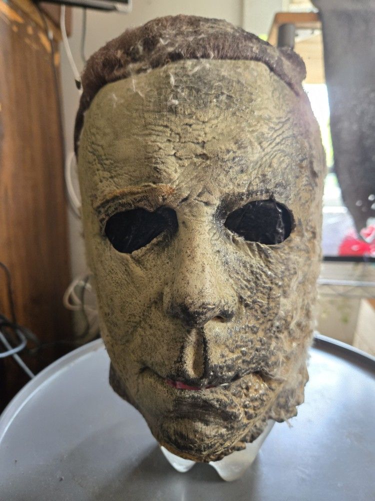 Halloween Ends Michael Myers Mask By Trick Or Treat Studios 