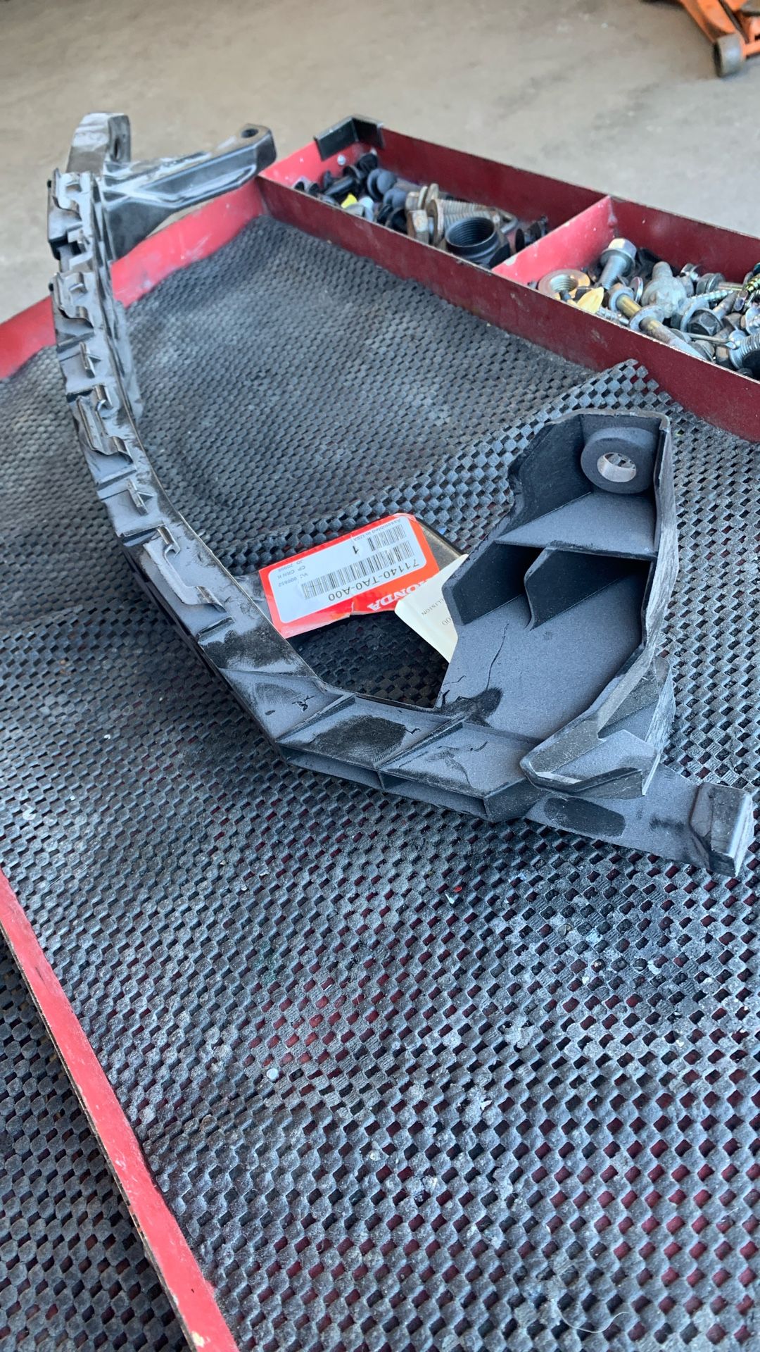 Passenger Side Honda Accord 2008-2012 Headlight Bracket Retainer Right