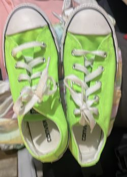 Size 3 Women’s Lime Green Converse! 