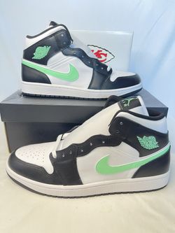 Jordan 1 Mid Green Glow Size 12.5M