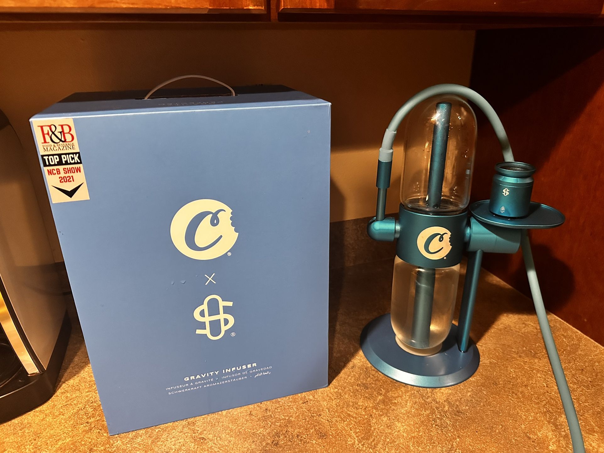 Studenglass x Cookies Collab Gravity Infuser