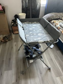 baby changing table 