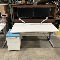 60x30 Electric Height Adjustable Tables! Christmas Sale! We Also Have Ergonomic Chairs And Monitor Arms!