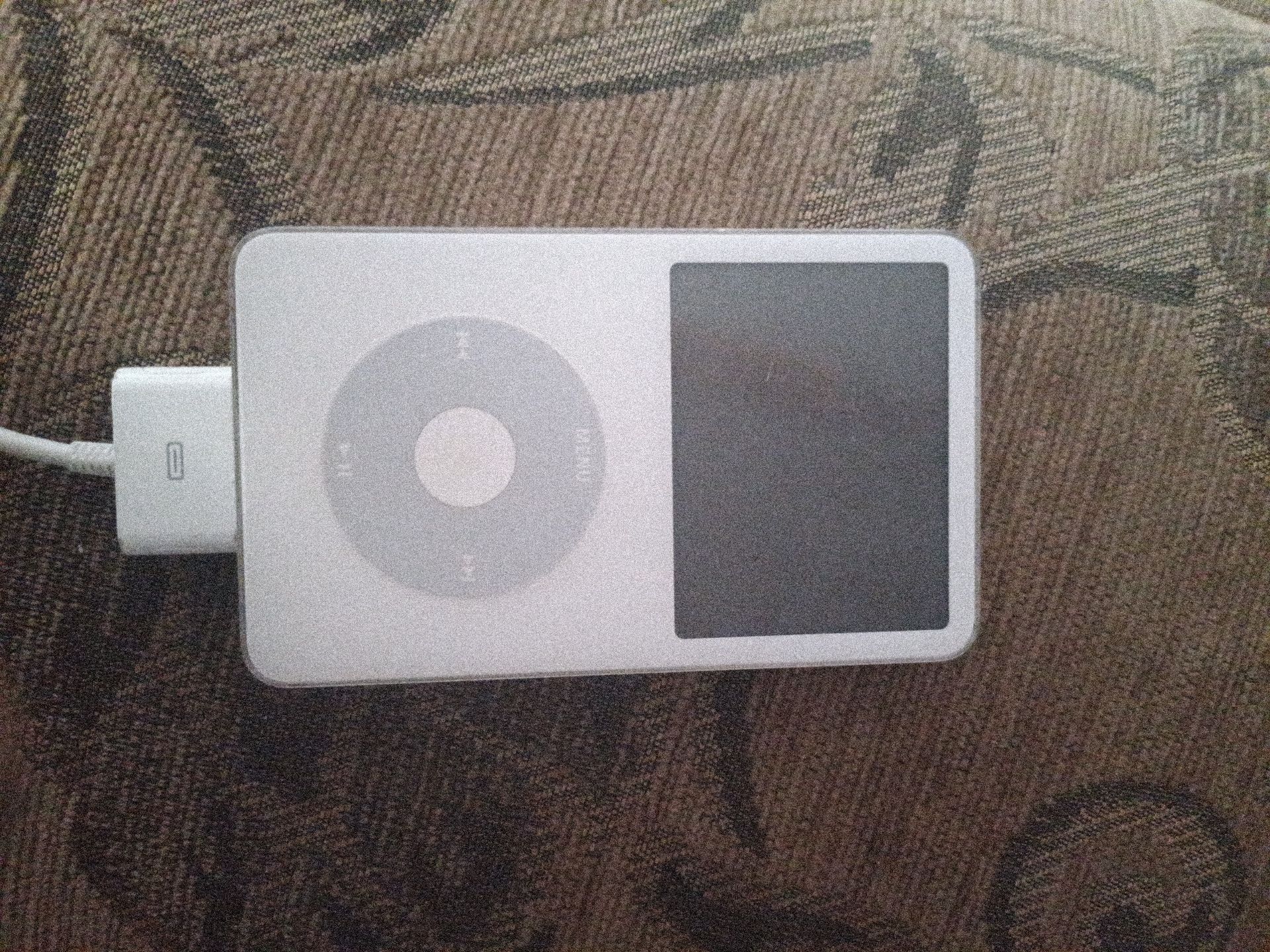 Apple 30 gb ipod for Sale in Tempe, AZ - OfferUp