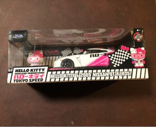 Jada Toys 1/24 Scale Diecast 2009 Nissan GT-R (R35) #1 with Hello Kitty Figure