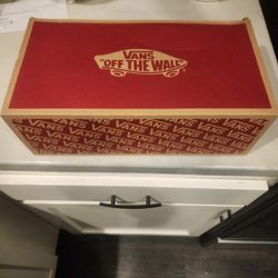 VANS SNEAKERS (BRAND NEW)