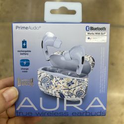 NWT Bluetooth true Wireless earbuds