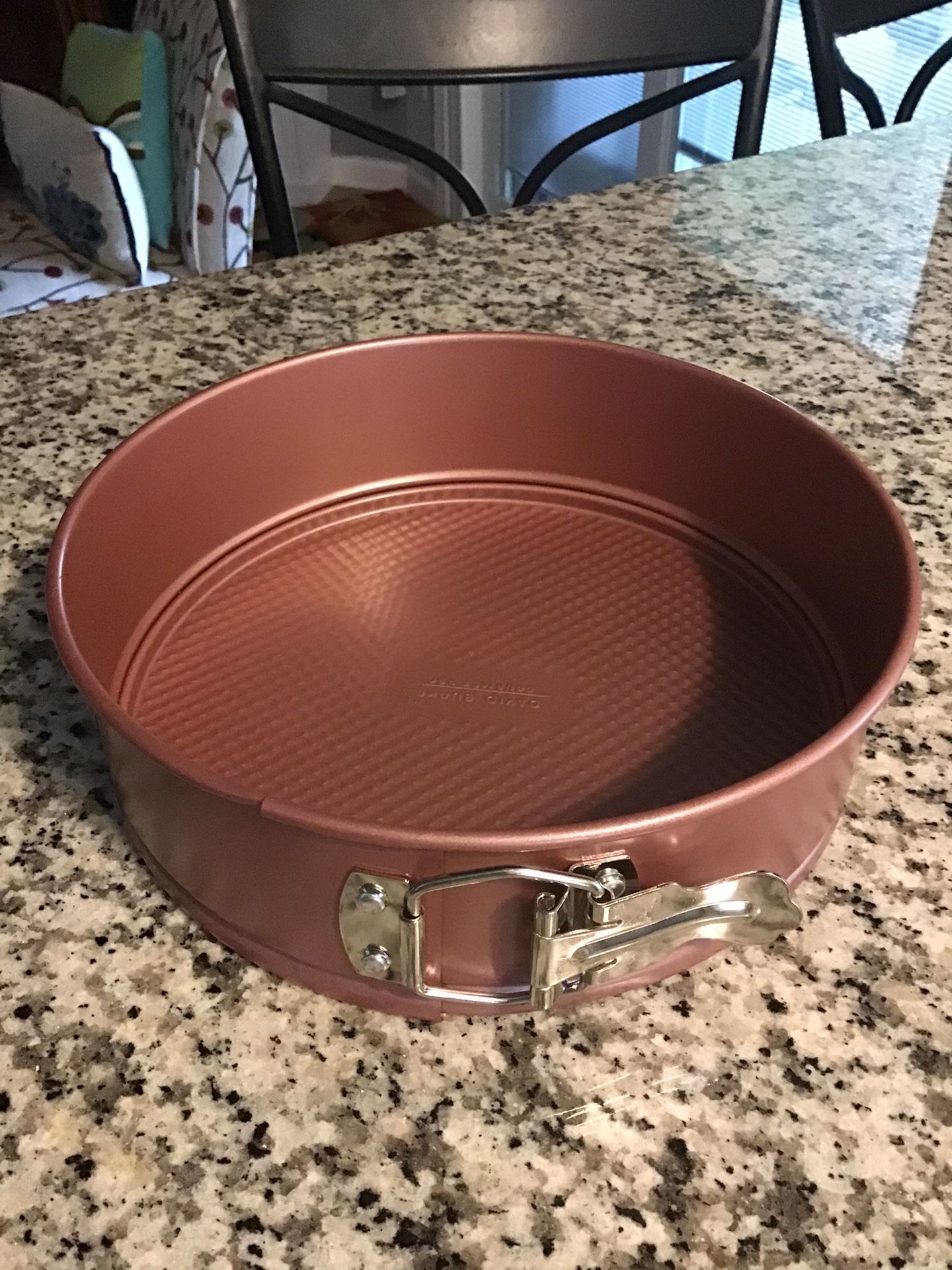 David Burke 9" Round Rose Gold Springform Pan with Air Flow Baking Technology. New