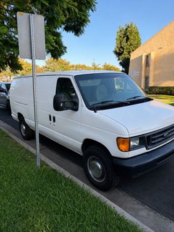 2004 E350 Ford econoline extended van