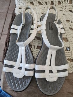 Clark's sandals Side 7.5