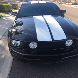 2005 Ford Mustang V6