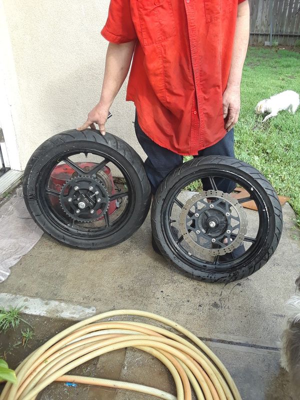 Kawasaki 250 Ninja Motorcycle Yr 2011 Seat And Rims And Tires For