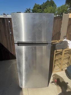 Whirlpool Stainless Steel Top-Freezer Refrigerator