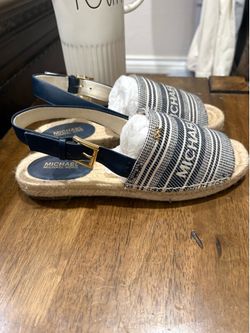 Michael Kors size 7