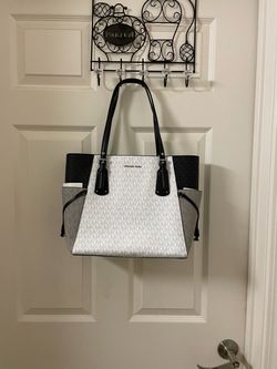 Michael Kors Voyager East West Tote